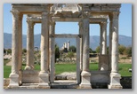 aphrodisias : tetrapylon